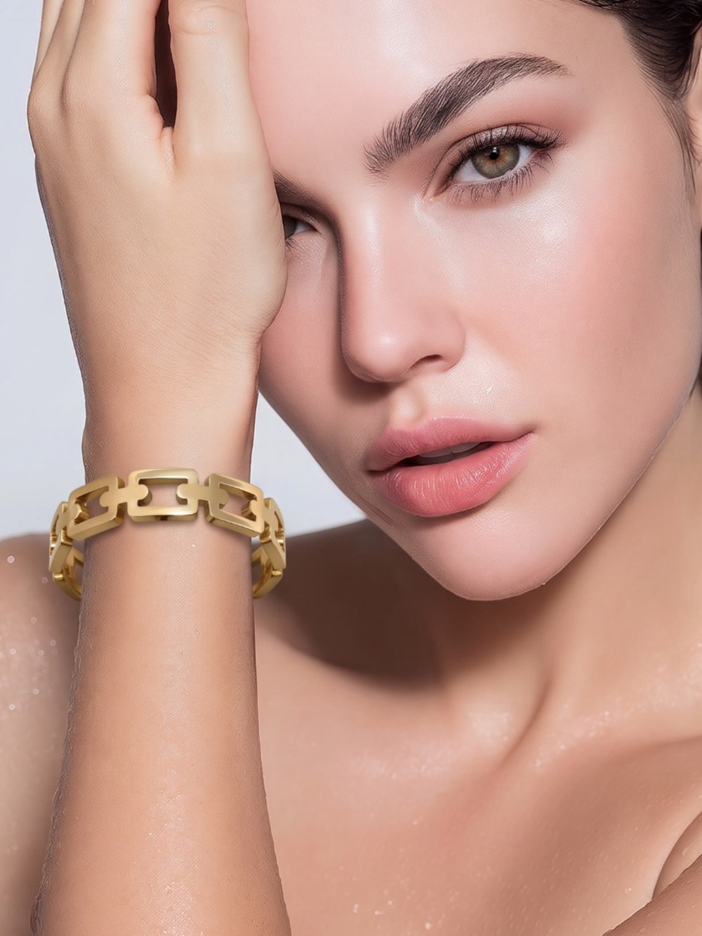 🔥🔥SALE🔥🔥NWT Gold Plated/Stainless Steel Cuff Bracelet.